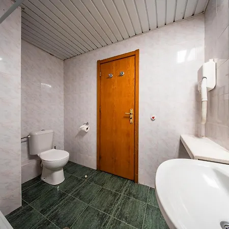 فندق Zdravets 4*