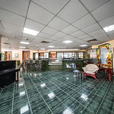 فندق Zdravets 4*